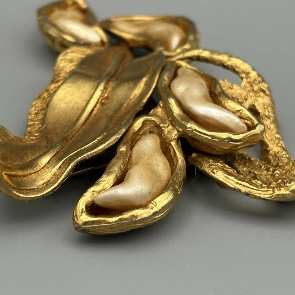 Trifari vintage crown